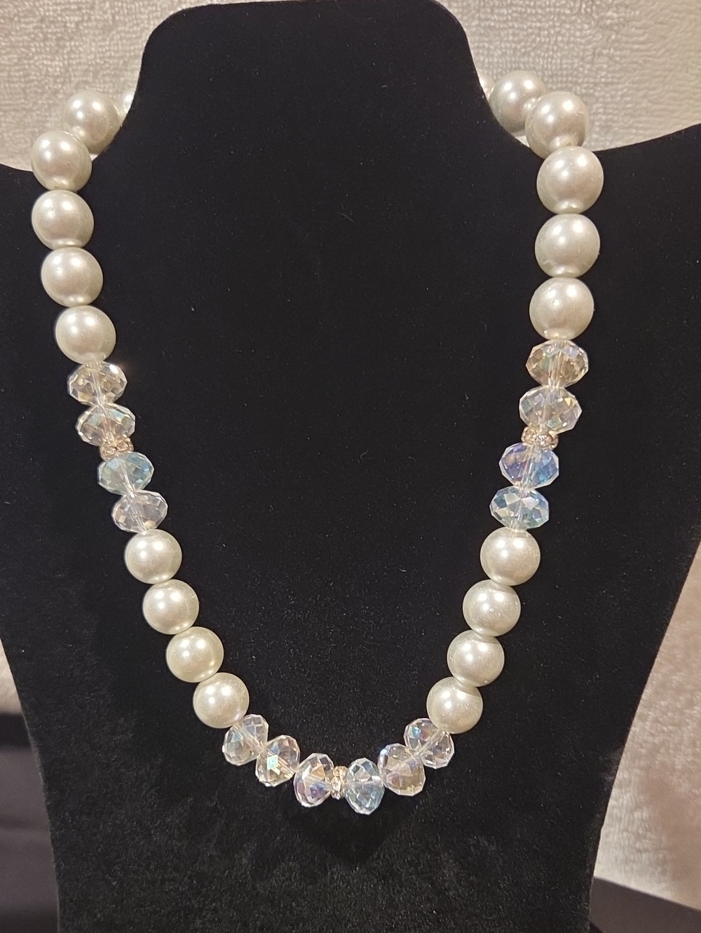 KISSAKA VINTAGE BEADED NECKLACE